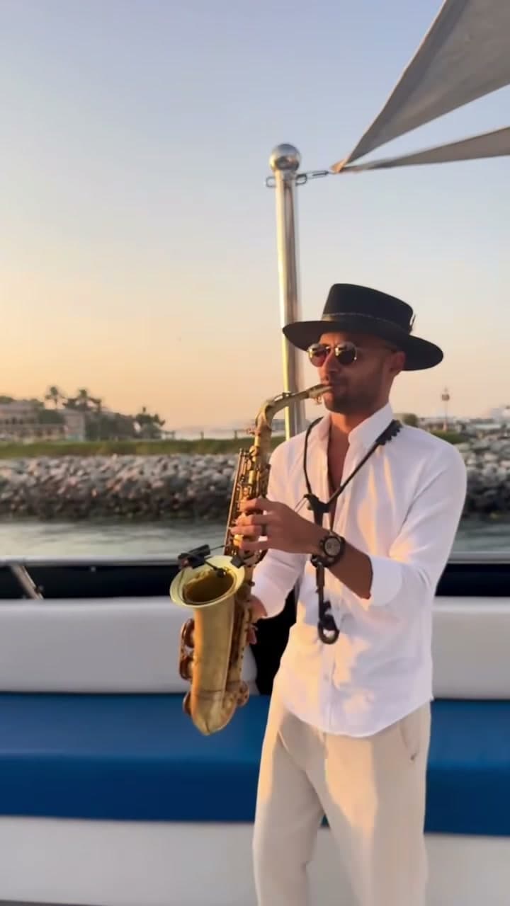 Sunset Yacht Set