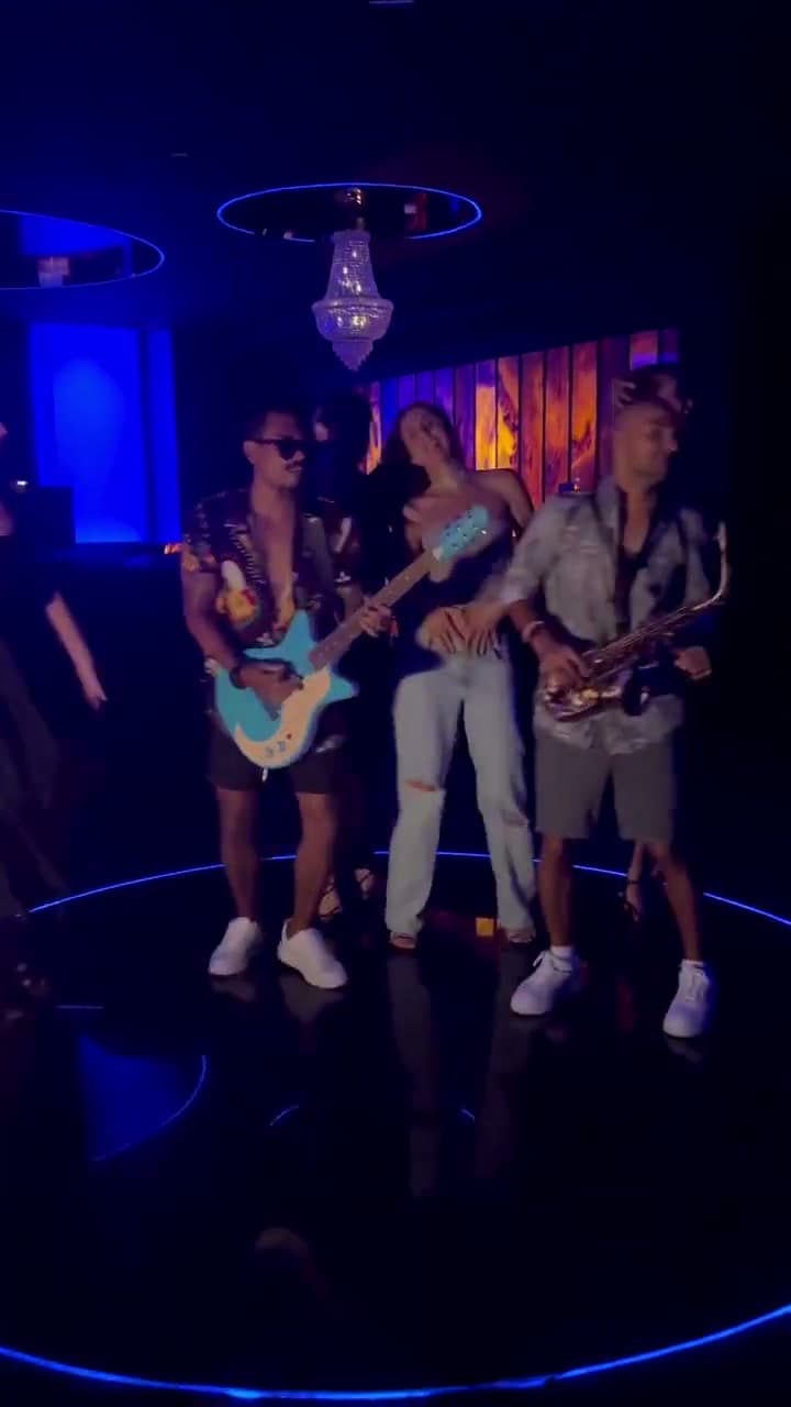 Club Show